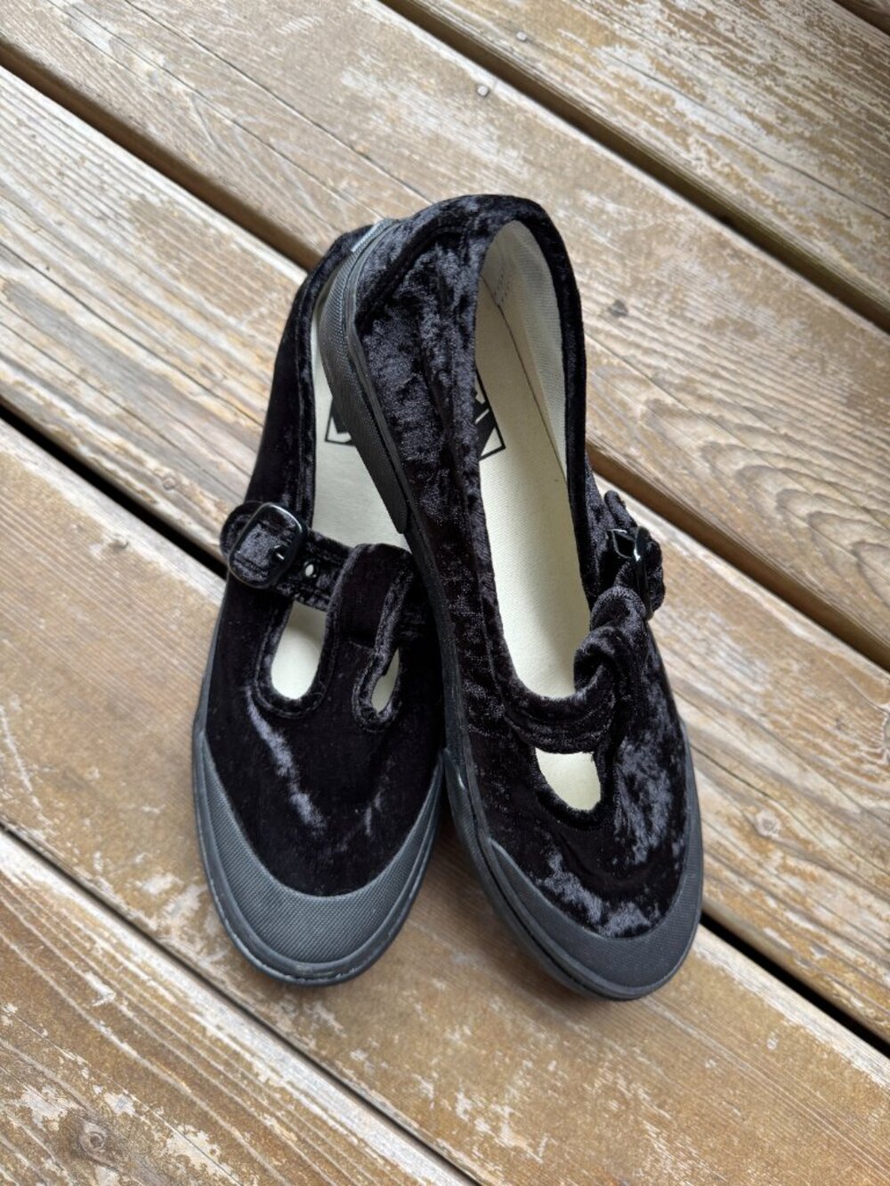 Vans Black Crushed Velvet Style 93 Mary Janes in Women's 10.5 - Picture 2 of 12